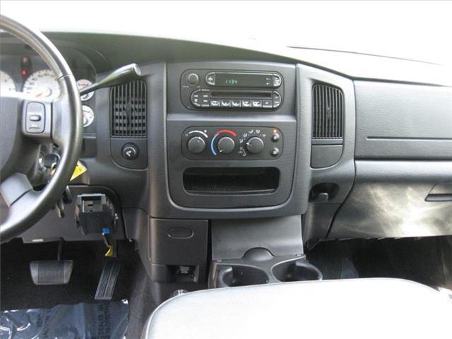 Dodge Ram 1500 2005 photo 3