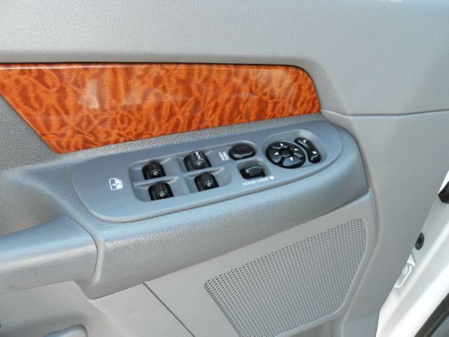 Dodge Ram 1500 2006 photo 2