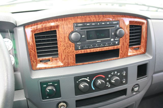 Dodge Ram 1500 2006 photo 16