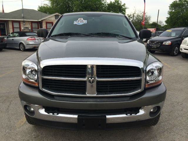 Dodge Ram 1500 2006 photo 2