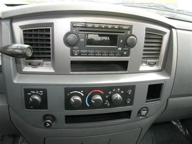 Dodge Ram 1500 4dr LX 4WD Auto Pickup Truck