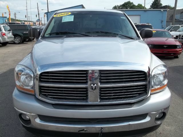 Dodge Ram 1500 4d Wagon AWD Pickup Truck