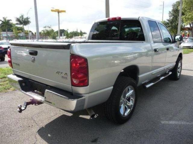 Dodge Ram 1500 SLT Pickup Truck