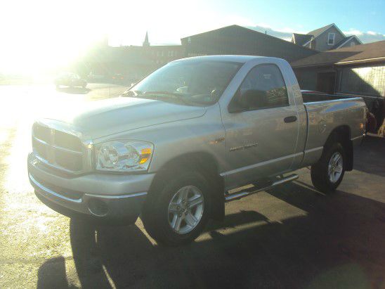 Dodge Ram 1500 Wagon SE Pickup Truck