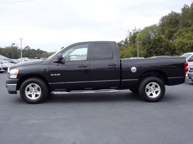 Dodge Ram 1500 SLT Pickup Truck