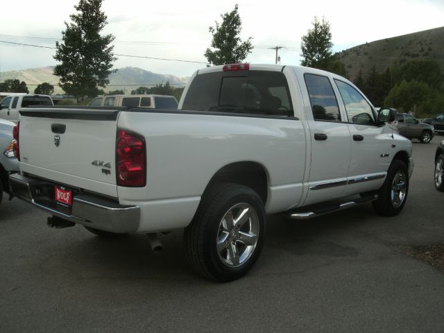 Dodge Ram 1500 4d Wagon AWD Pickup Truck