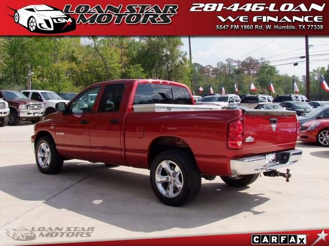 Dodge Ram 1500 AWD SLT1 Pickup