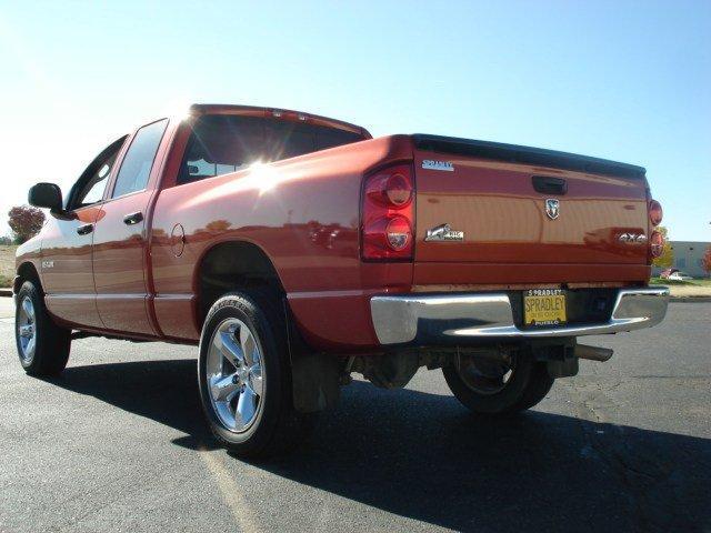 Dodge Ram 1500 SLT Pickup