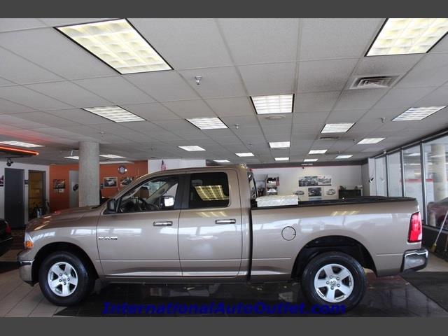 Dodge Ram 1500 SLT Pickup Truck