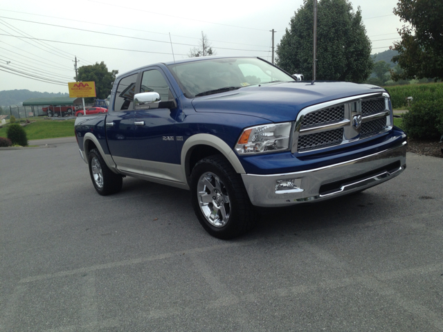 Dodge Ram 1500 SLE Sierra 2WD Pickup Truck