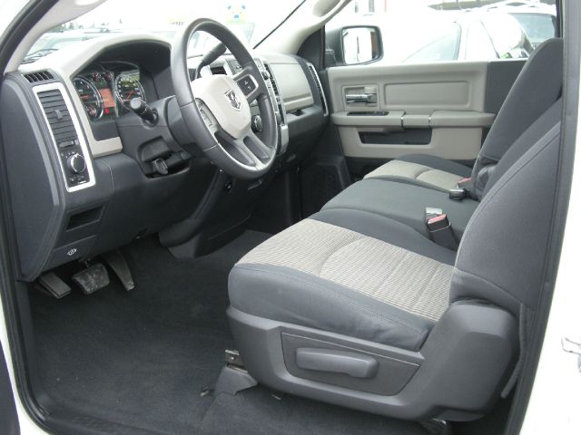 Dodge Ram 1500 SLT Pickup Truck