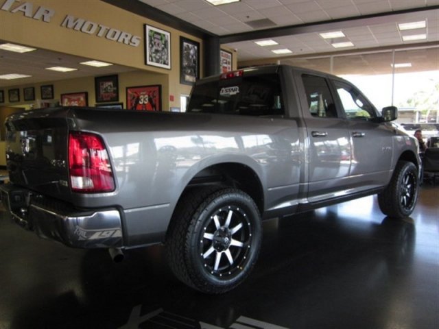 Dodge Ram 1500 2010 photo 2