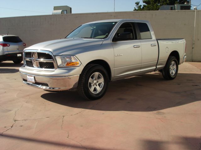 Dodge Ram 1500 2010 photo 2