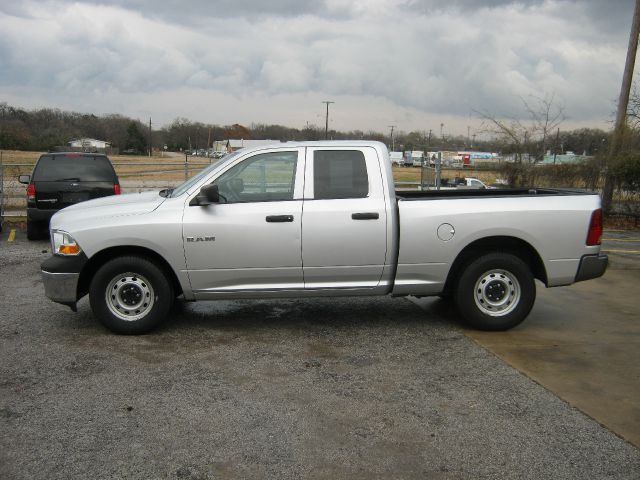 Dodge Ram 1500 4dr LX 4WD Auto Pickup Truck