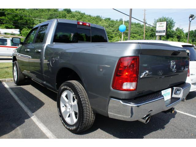 Dodge Ram 1500 2010 photo 2