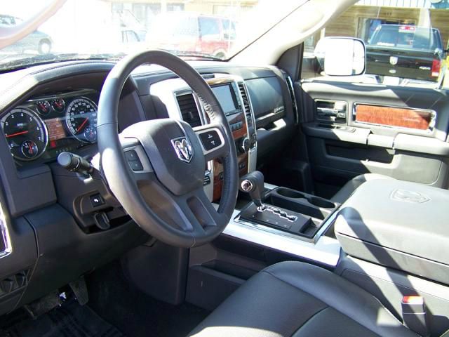 Dodge Ram 1500 2011 photo 2