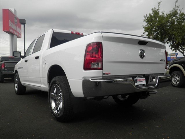 Dodge Ram 1500 2011 photo 2