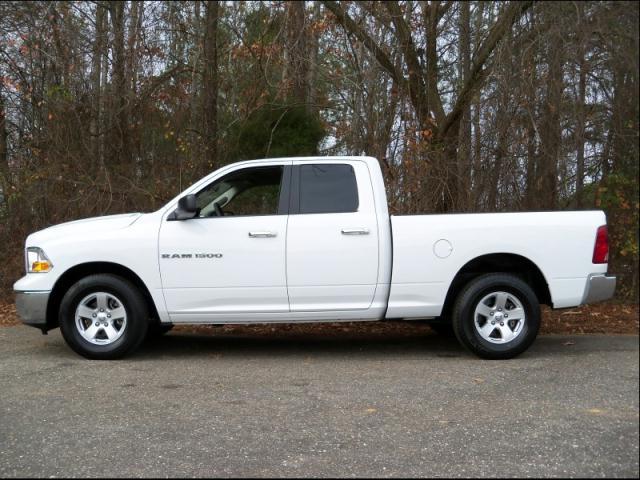 Dodge Ram 1500 2011 photo 2