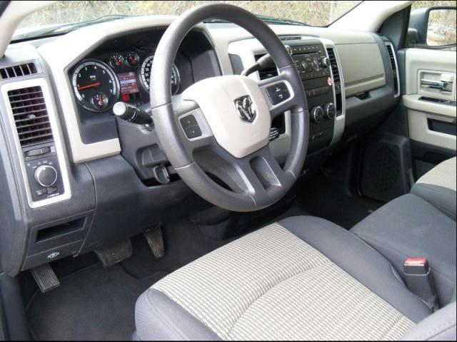 Dodge Ram 1500 2011 photo 3