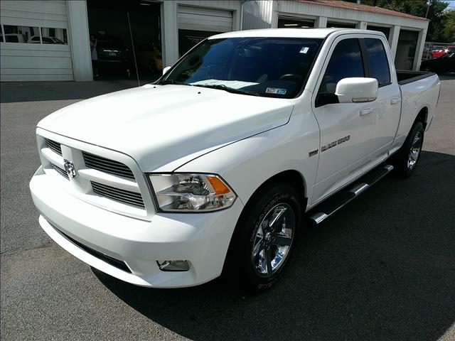 Dodge Ram 1500 Premier 4x4 SUV Pickup Truck