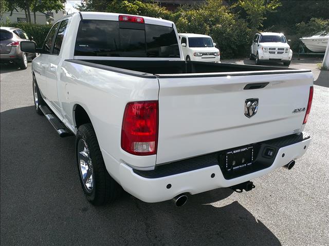 Dodge Ram 1500 2011 photo 2