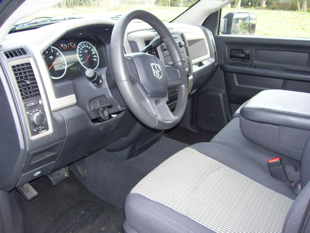 Dodge Ram 1500 2011 photo 2