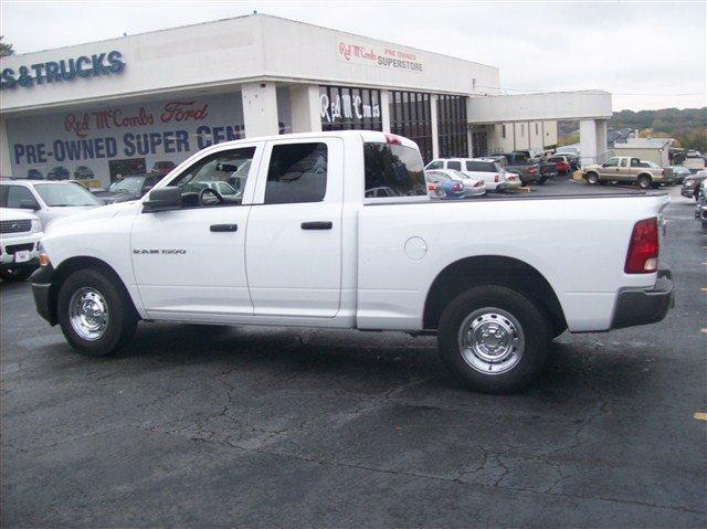 Dodge Ram 1500 2011 photo 2