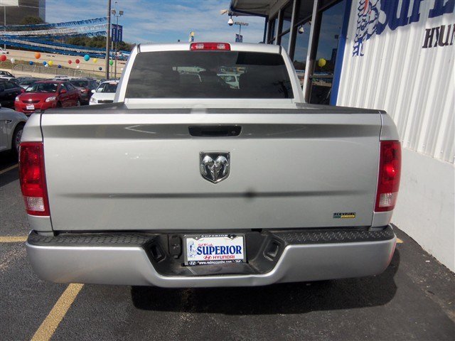 Dodge Ram 1500 2011 photo 3