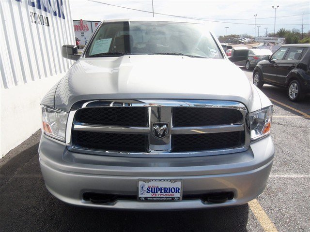 Dodge Ram 1500 2011 photo 4