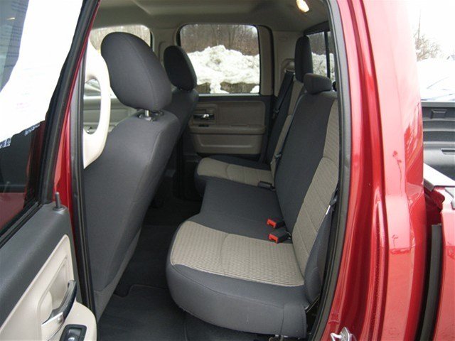 Dodge Ram 1500 2011 photo 2