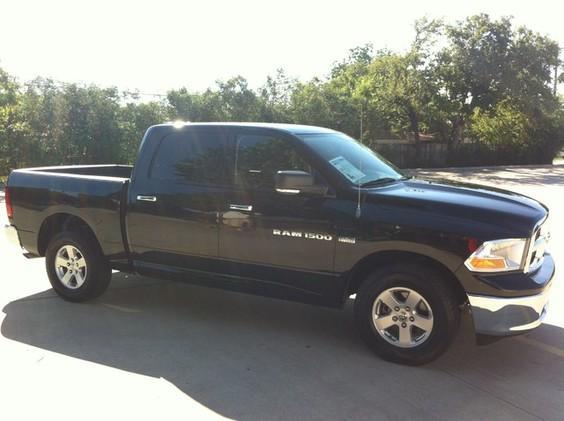 Dodge Ram 1500 2011 photo 2