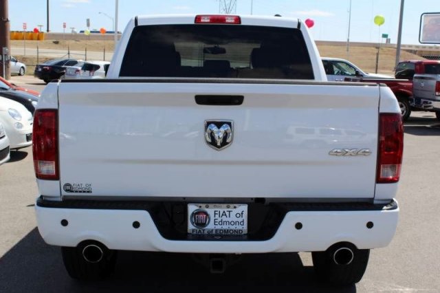 Dodge Ram 1500 2011 photo 2