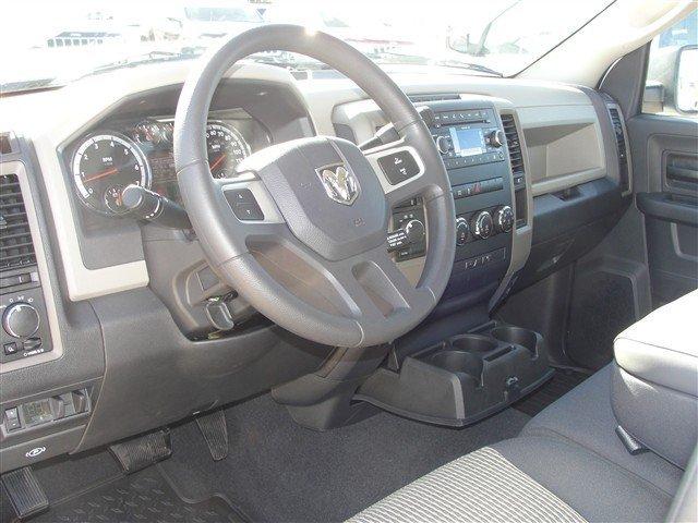 Dodge Ram 1500 2011 photo 2