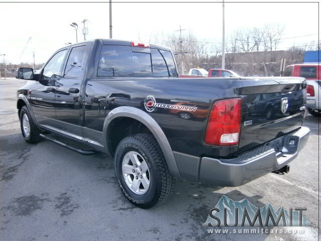 Dodge Ram 1500 2011 photo 2