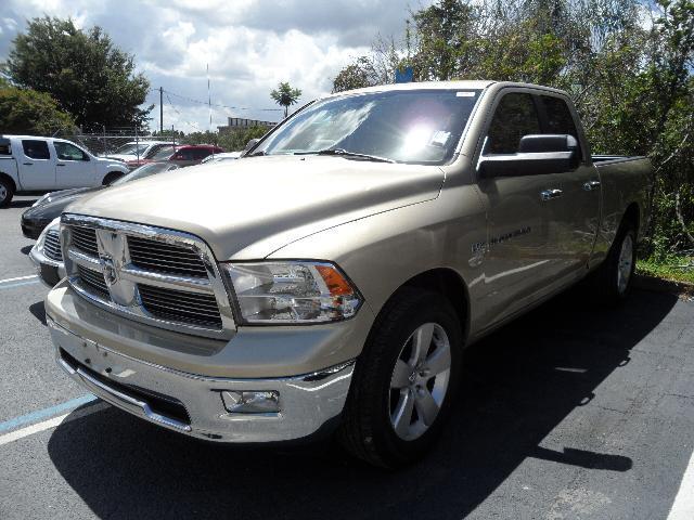 Dodge Ram 1500 2011 photo 2