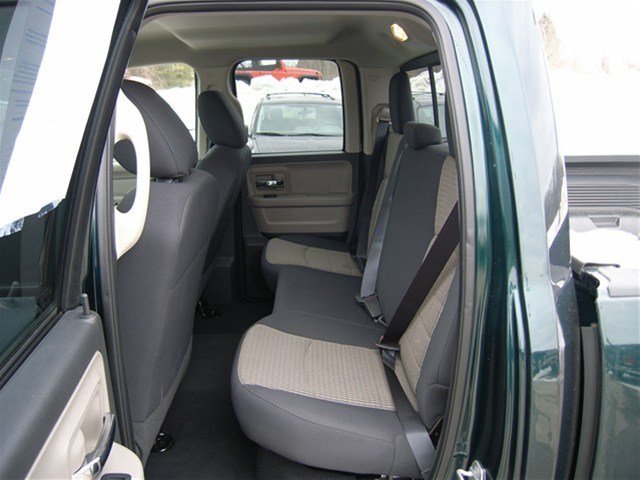 Dodge Ram 1500 2011 photo 2