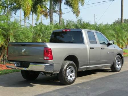 Dodge Ram 1500 2011 photo 2