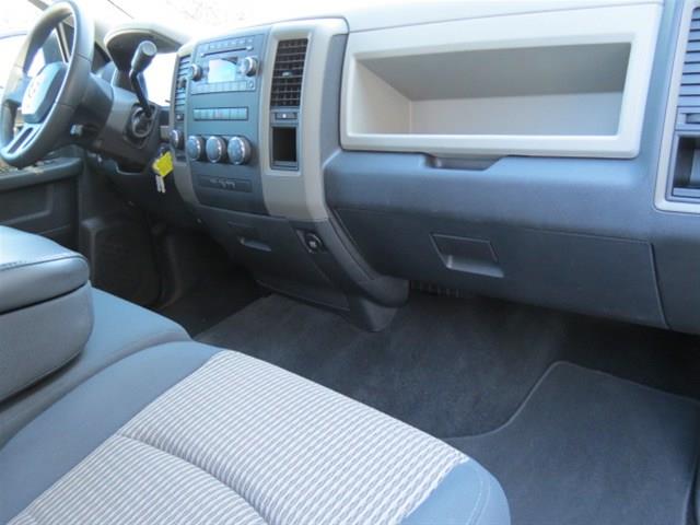 Dodge Ram 1500 2011 photo 16