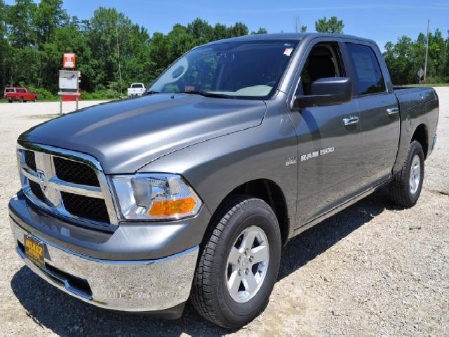 Dodge Ram 1500 2011 photo 2