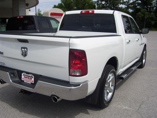 Dodge Ram 1500 2011 photo 2