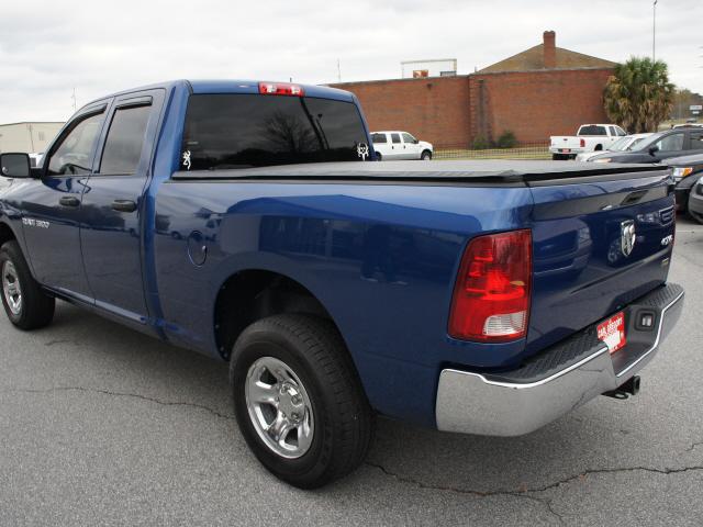 Dodge Ram 1500 2011 photo 2