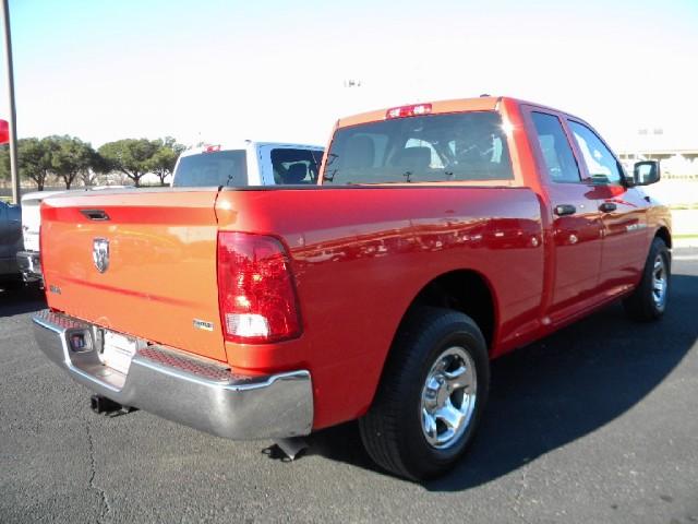 Dodge Ram 1500 2011 photo 2