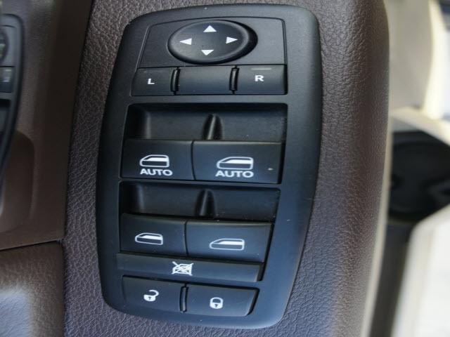 Dodge Ram 1500 2011 photo 3