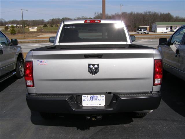 Dodge Ram 1500 2012 photo 2