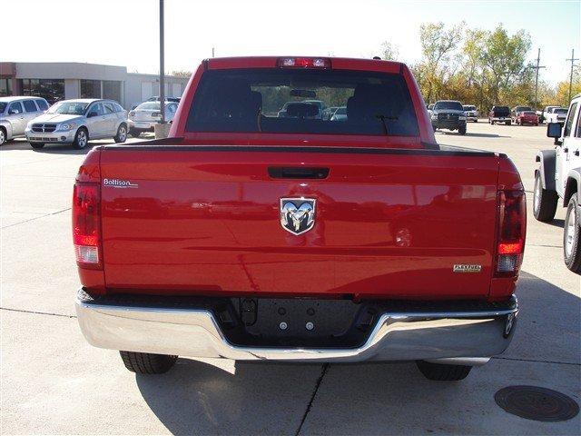 Dodge Ram 1500 2012 photo 2