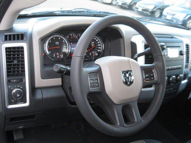 Dodge Ram 1500 2012 photo 2