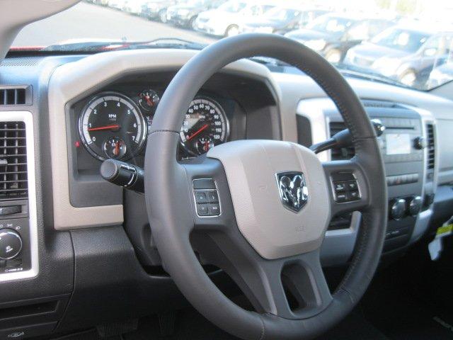 Dodge Ram 1500 2012 photo 2