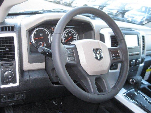 Dodge Ram 1500 2012 photo 2