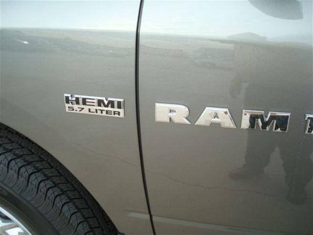 Dodge Ram 1500 2012 photo 3