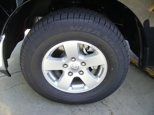 Dodge Ram 1500 2012 photo 2